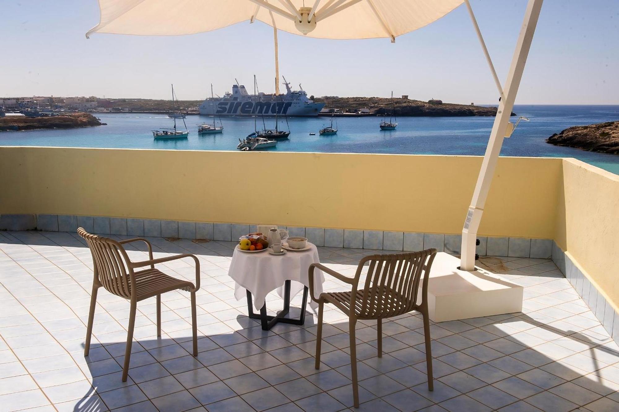 Hotel Baia Turchese Lampedusa Exterior photo